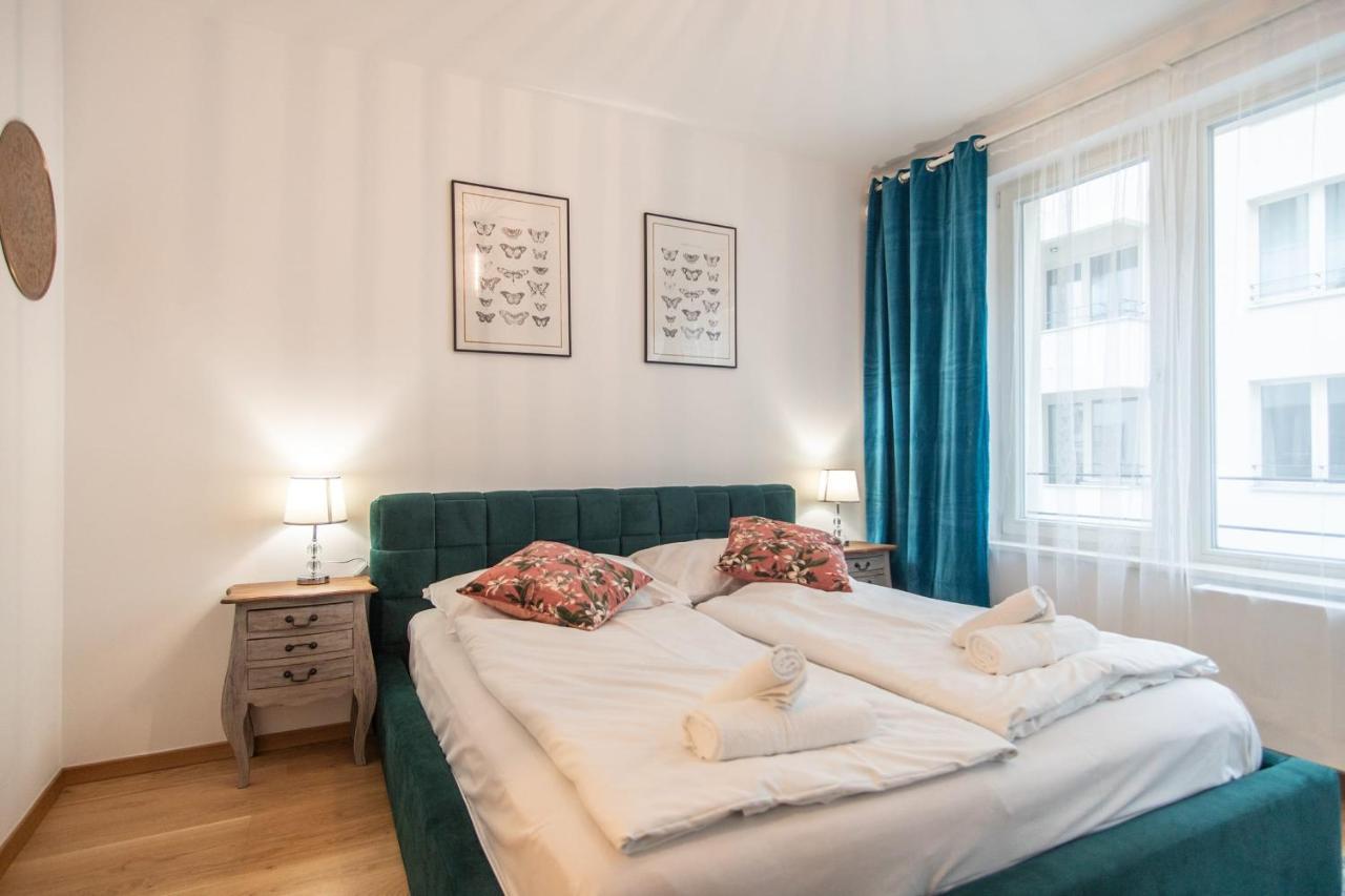 Apartment With Balcony Prag Eksteriør billede