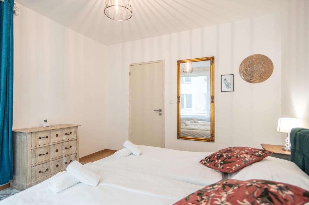 Apartment With Balcony Prag Eksteriør billede
